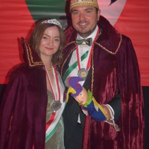 Sie regieren ihr Narrenvolk bis zum Aschermittwoch: Thomas und Jessica Hoffmann alias Thomas II. und Jessica I. 